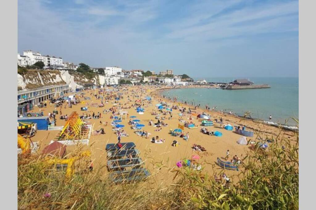 Stylish Holiday Let In Central Broadstairs Apartment Exterior photo