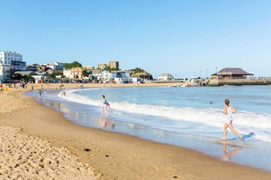 Stylish Holiday Let In Central Broadstairs Apartment Exterior photo